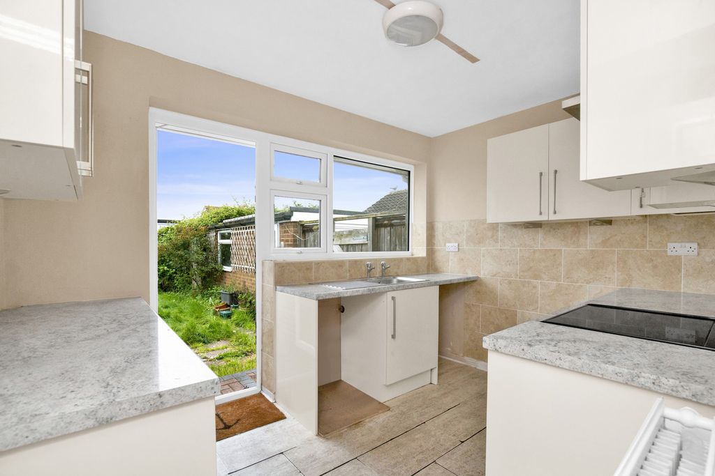 Property photo 3 of 13