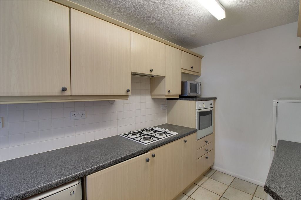 Property photo 3 of 9 3