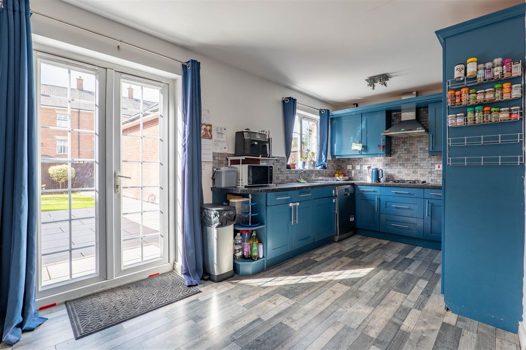 Property photo 3 of 40 Kitchen/Diner