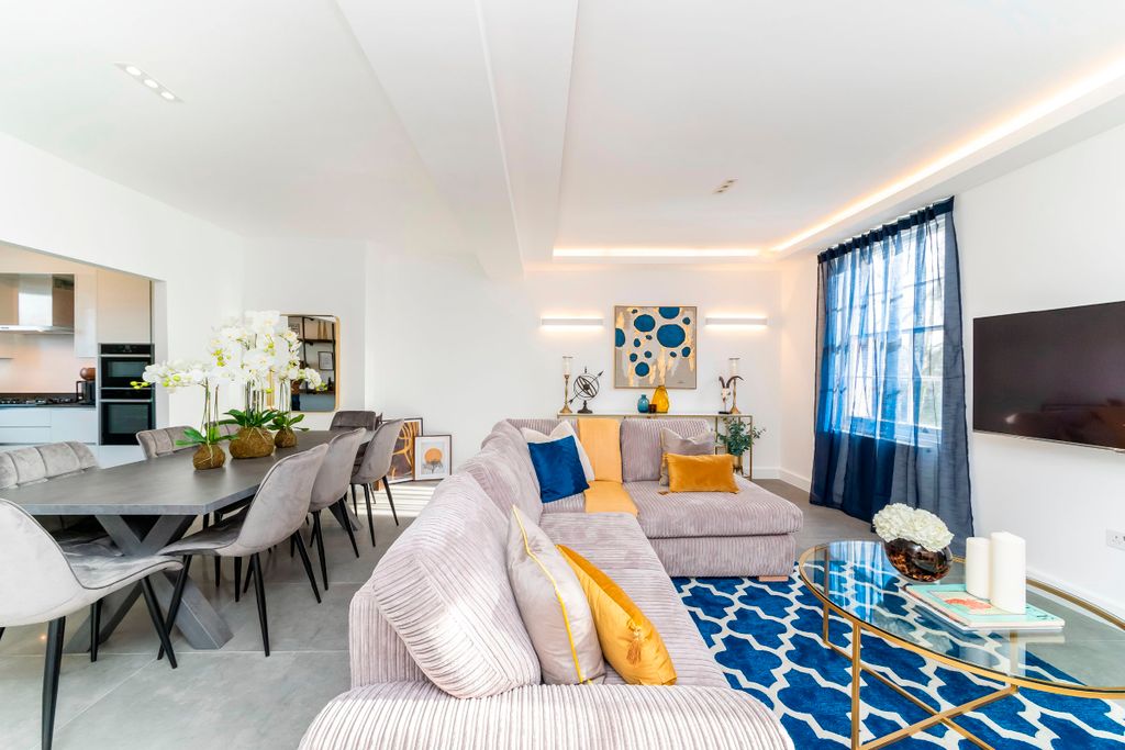 Property photo 2 of 9