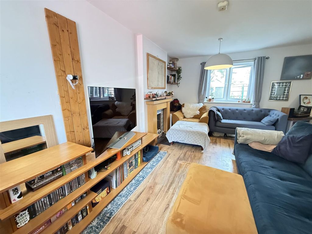 Property photo 3 of 16