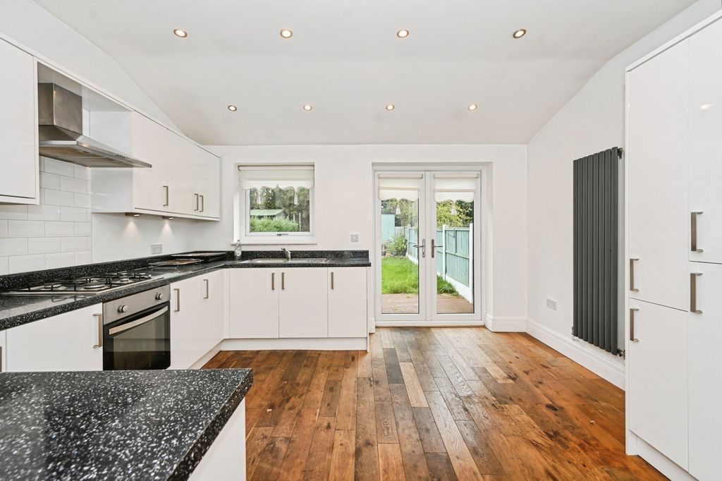 Property photo 3 of 17 Photo