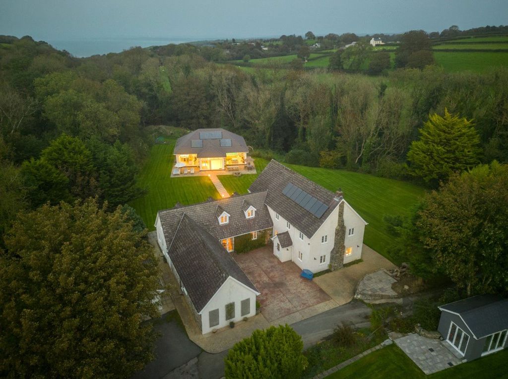 Property photo 3 of 60 Aerial