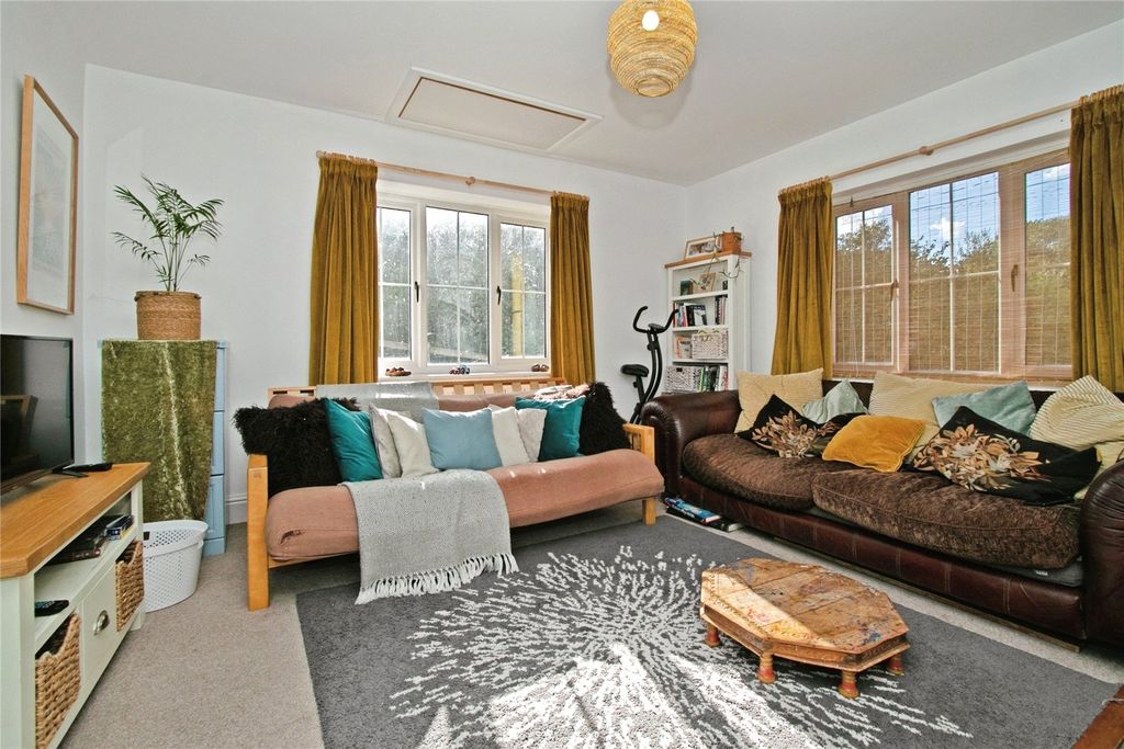 Property photo 2 of 20 Picture No. 18
