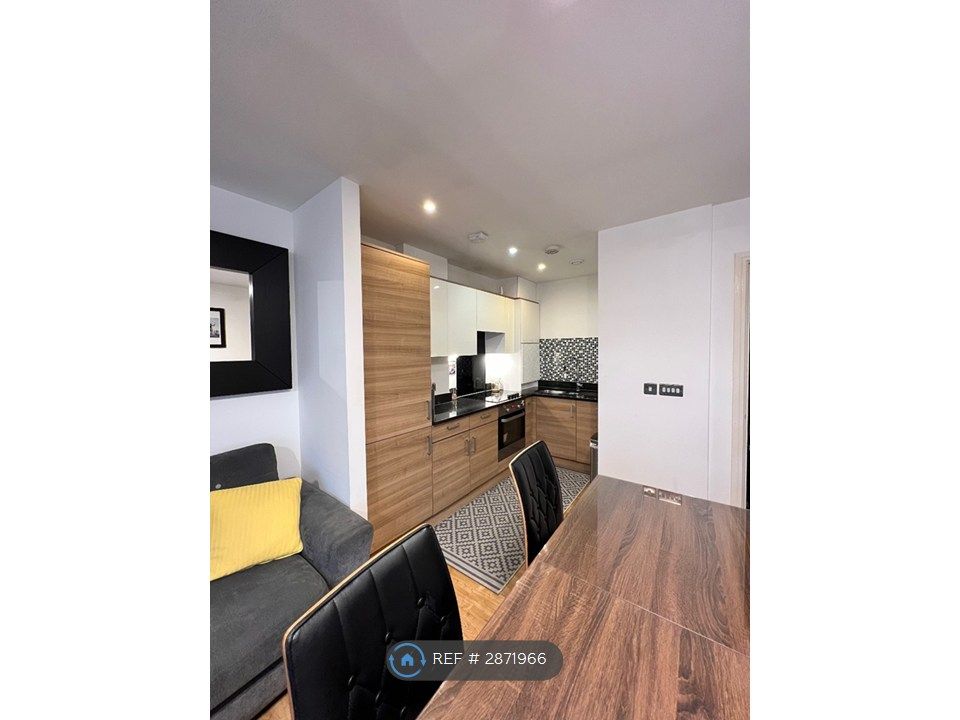 Property photo 2 of 20 Open Plan Kitchen