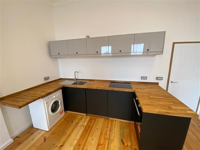 Property photo 3 of 6 Kitchen