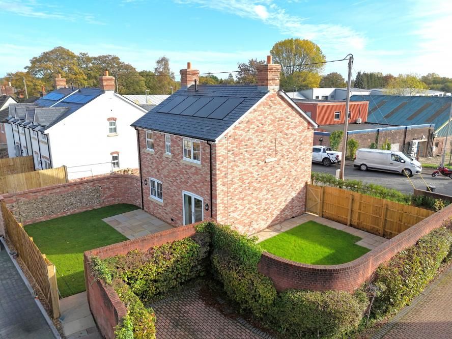 Property photo 1 of 18 Agents Notes