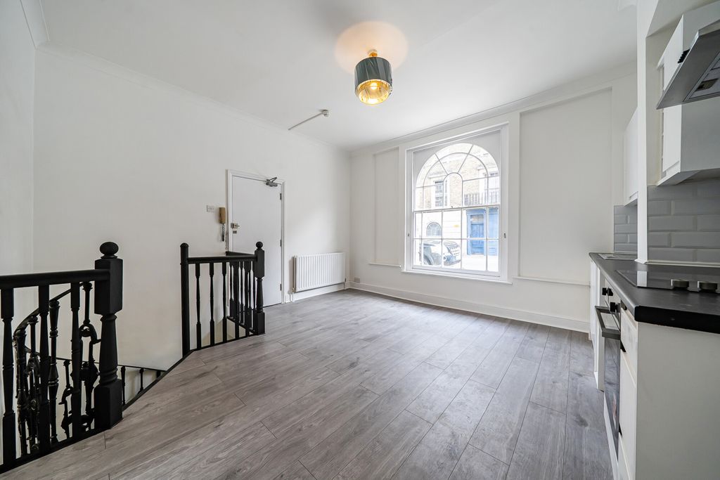 Property photo 3 of 21 Kitchen/Reception