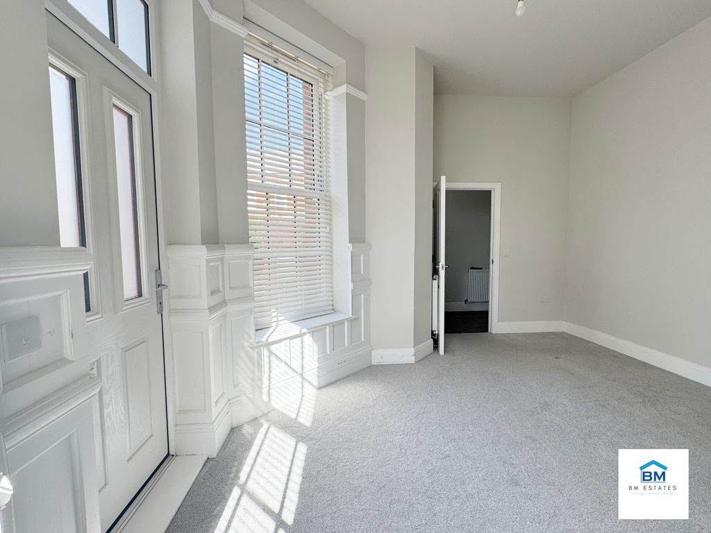 Property photo 3 of 12 Photo 2