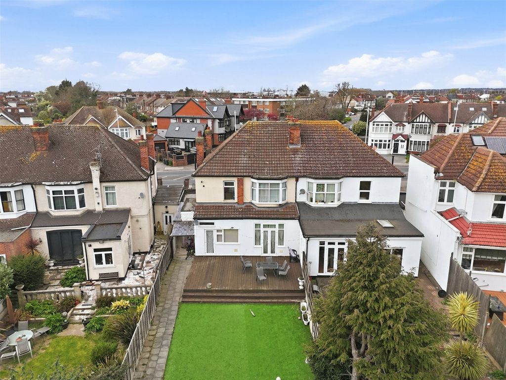 Property photo 2 of 15 Picture No. 16