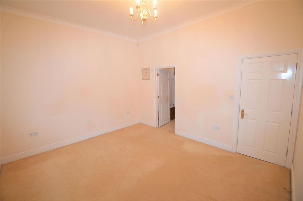 Property photo 3 of 4 Bedroom