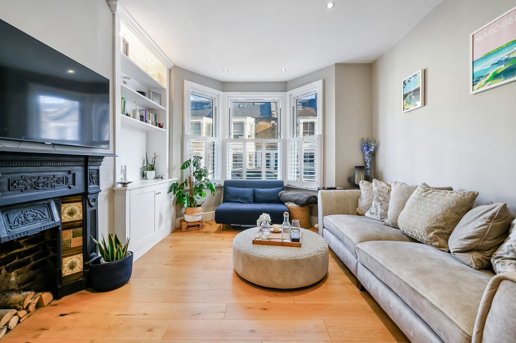 Property photo 2 of 6