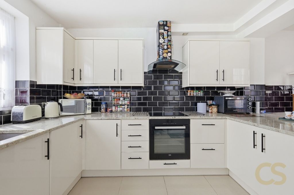 Property photo 3 of 18 5341034