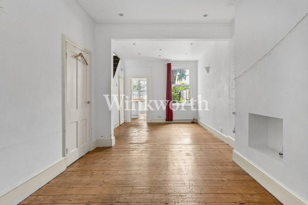 Property photo 2 of 24 Picture No. 32