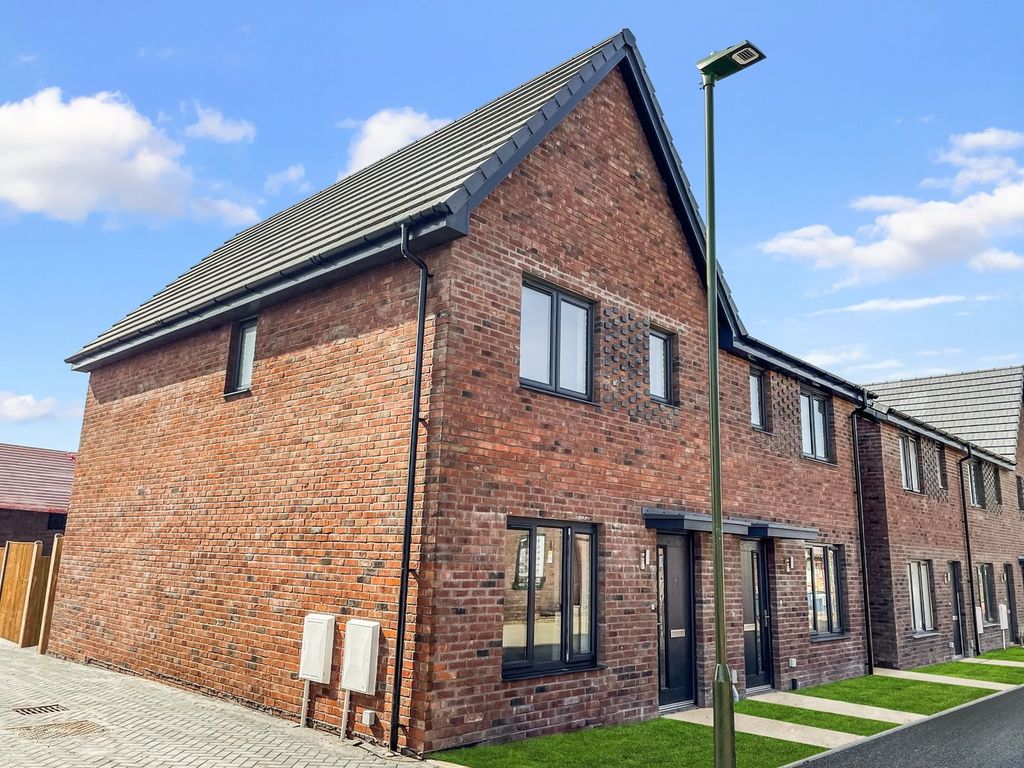 Property photo 3 of 8 Exterior Style Example