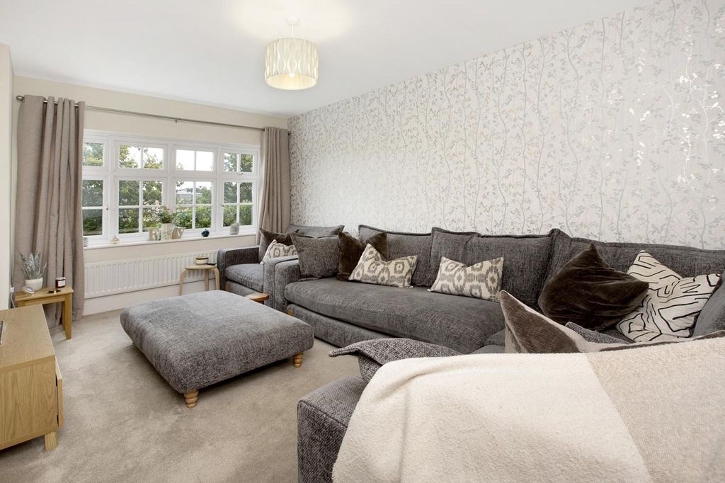 Property photo 3 of 19