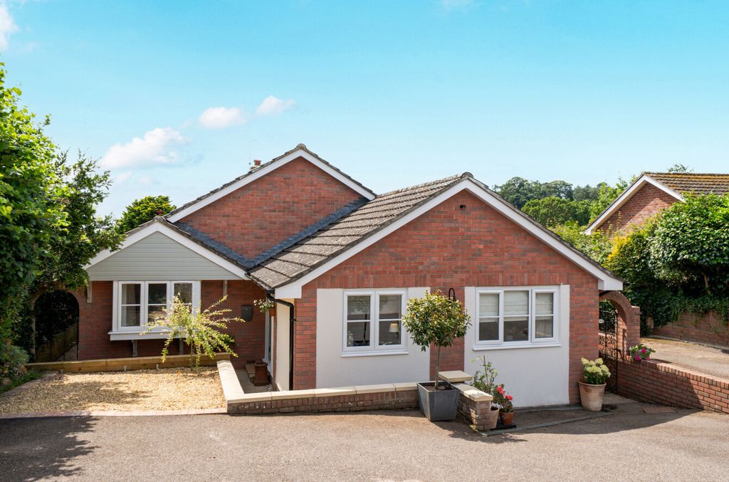 Property photo 1 of 38 1484927-1-6A4Bec7...