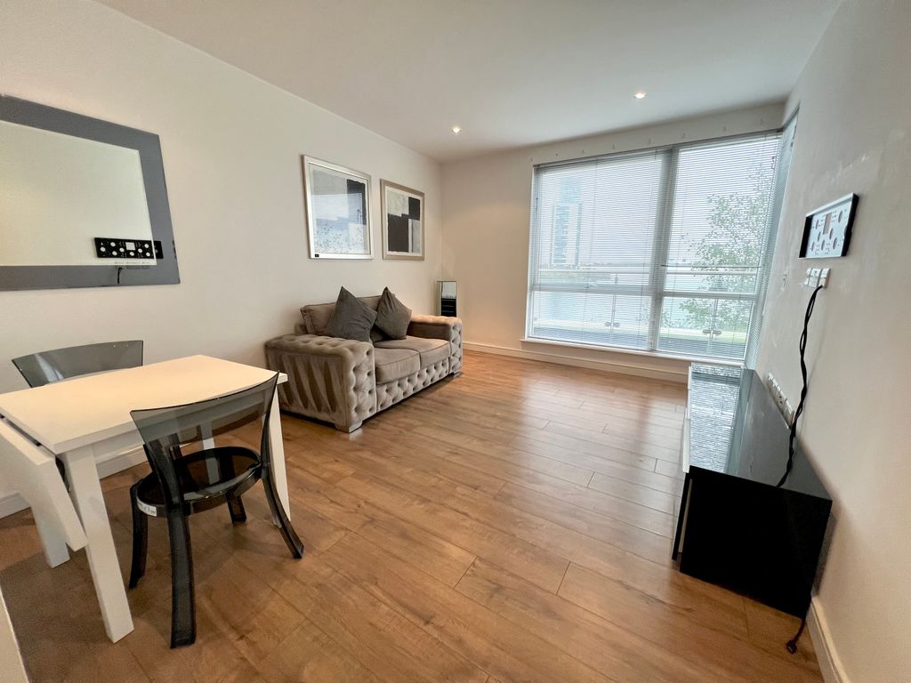 Property photo 2 of 21 Living Room