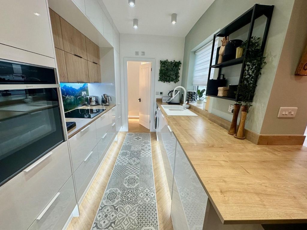 Property photo 3 of 16 15Alfred6.Jpg