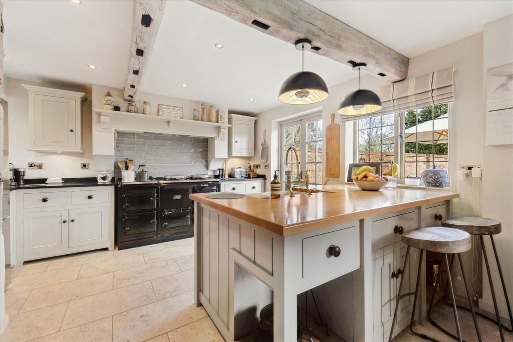 Property photo 2 of 23 Image