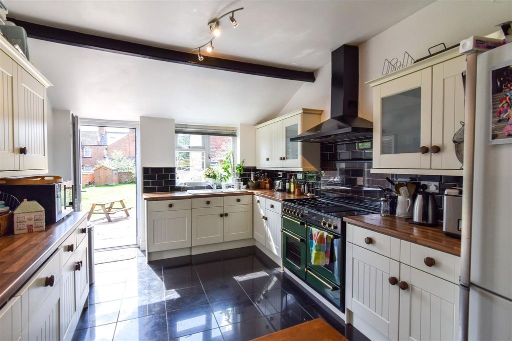 Property photo 2 of 16