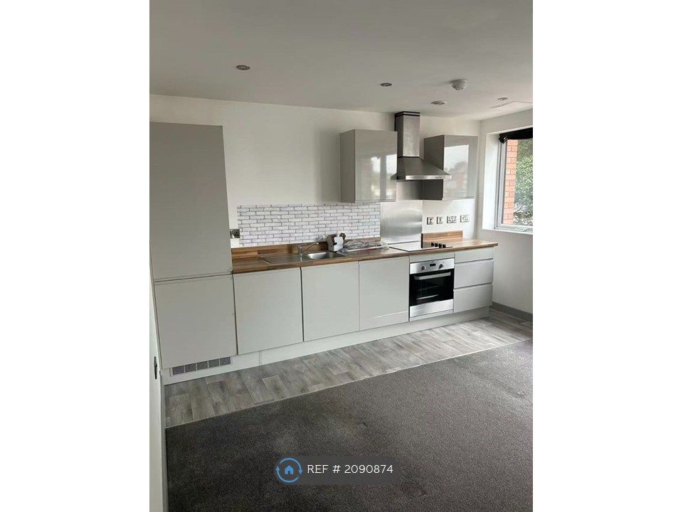 Property photo 2 of 10 Kitchen