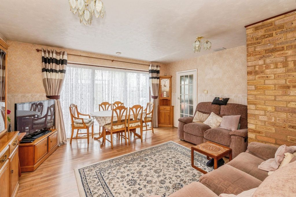 Property photo 2 of 16 Pbox-Img.Jpg