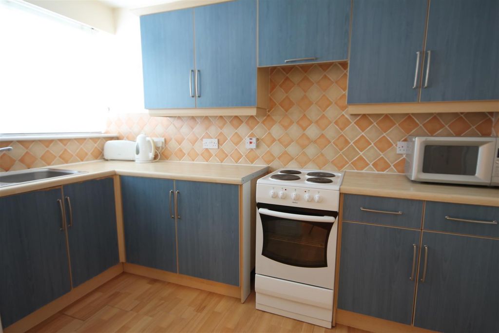 Property photo 3 of 8 Htsaixyx00Mwwsz72Pyjaq.Jpg