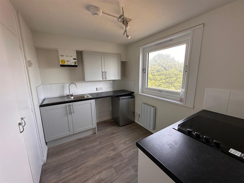 Property photo 2 of 7 Kit.Jpg