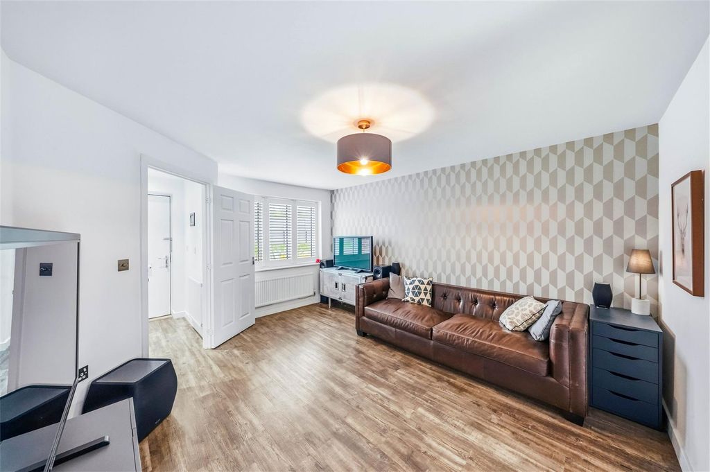 Property photo 3 of 19 Photos-5.Jpg