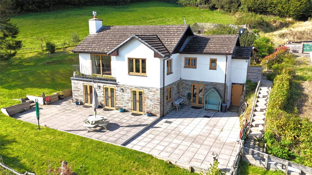 Property photo 2 of 67 Picture No. 56