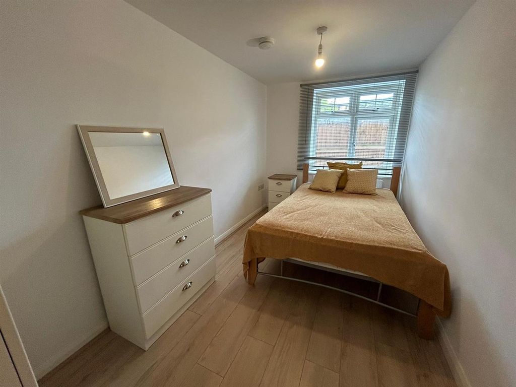 Property photo 2 of 6 Bedroom 3.Jpg