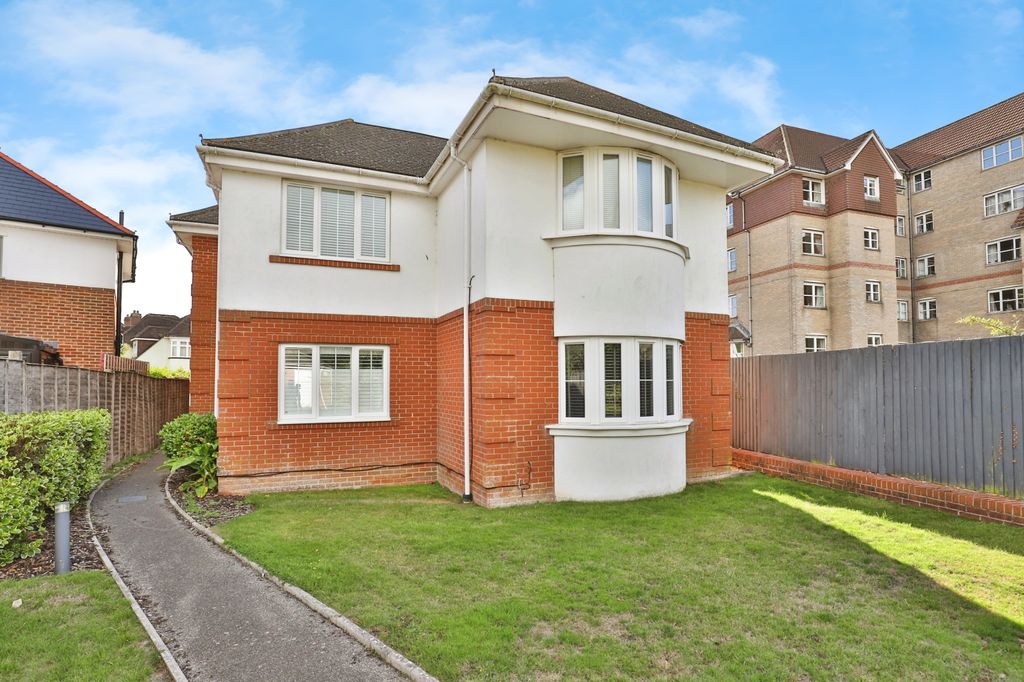 Property photo 2 of 20 View