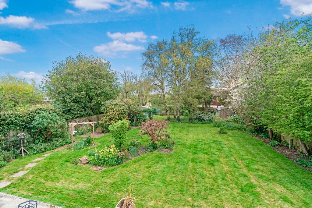 Property photo 3 of 24