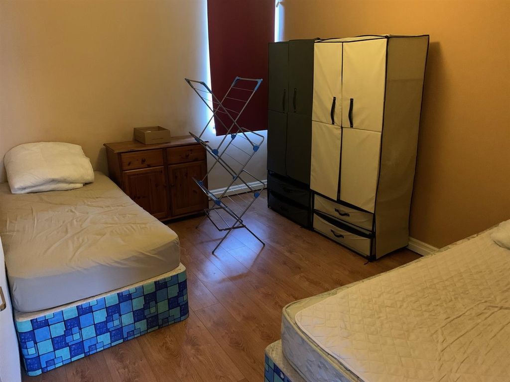 Property photo 1 of 4