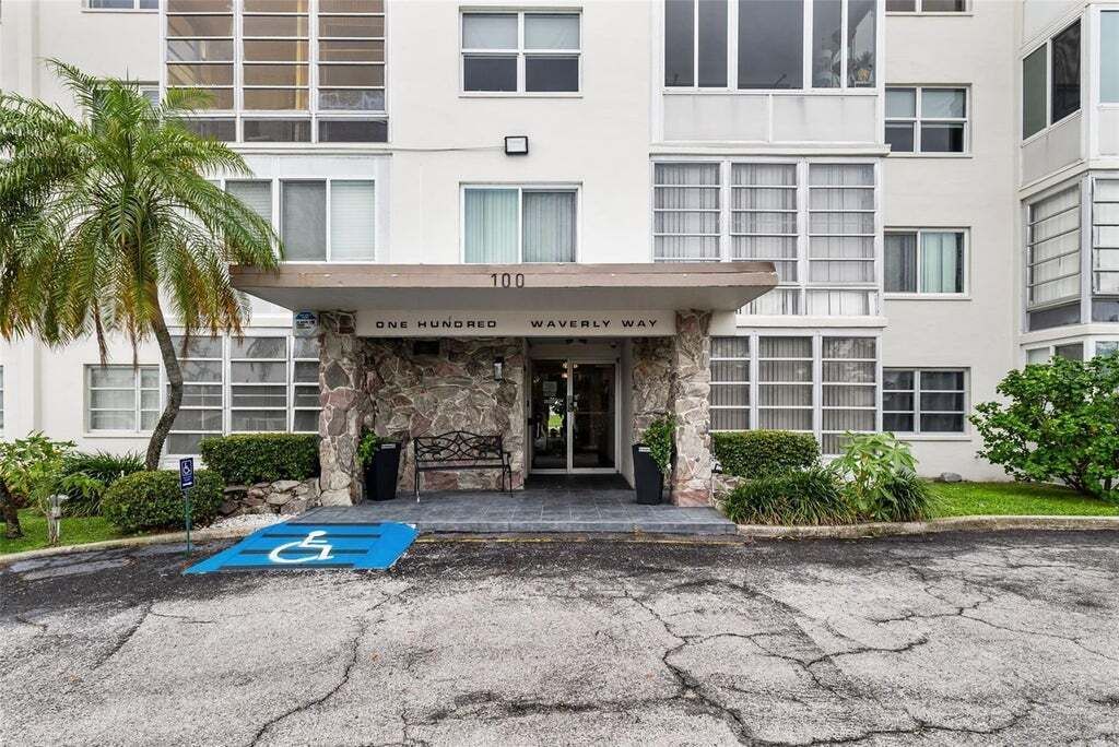 Property photo 3 of 20 <Alttext/>