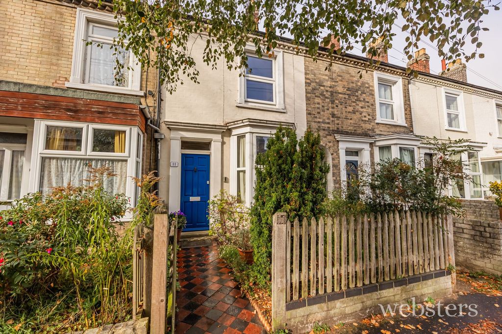 Property photo 1 of 11