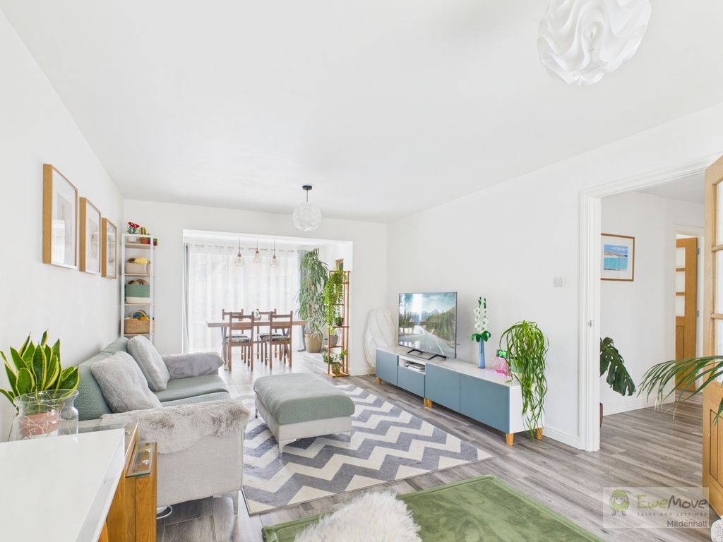 Property photo 2 of 15 Ewemove Mildenhall Oak Drive Living Room 2