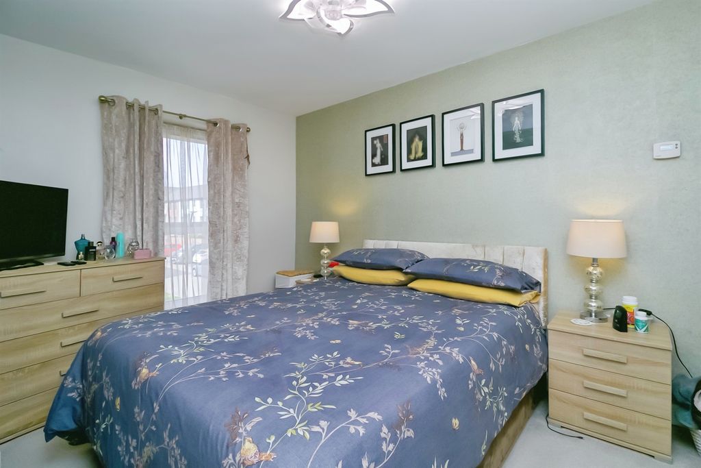 Property photo 3 of 17