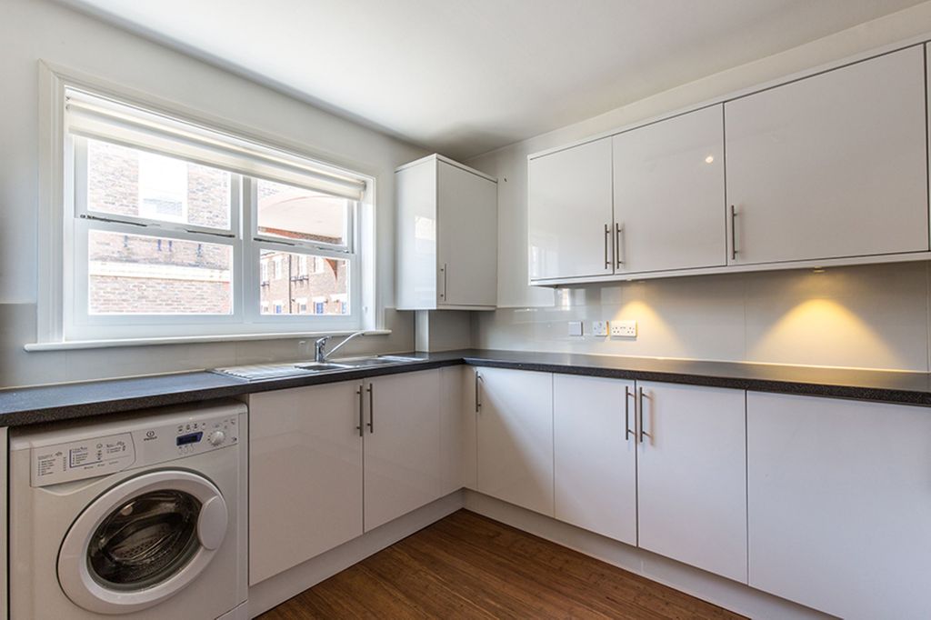 Property photo 2 of 18 Kitchen