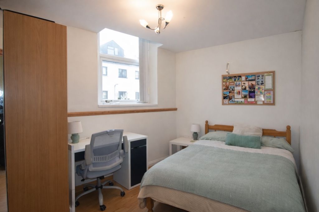 Property photo 2 of 11 1864F55A448d3423Aa91d020De024E5d