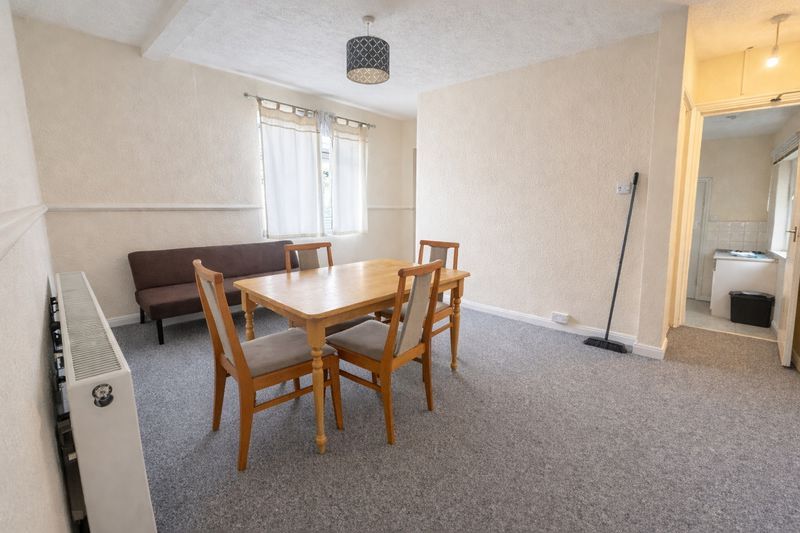 Property photo 2 of 6 Photo 6