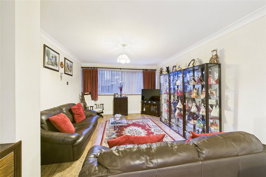 Property photo 2 of 9 Picture No. 10