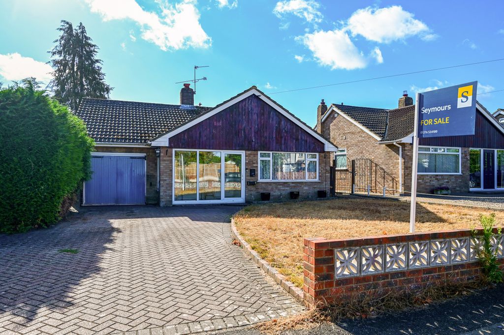 Property photo 1 of 7 77 Rosmary Gardens (6)