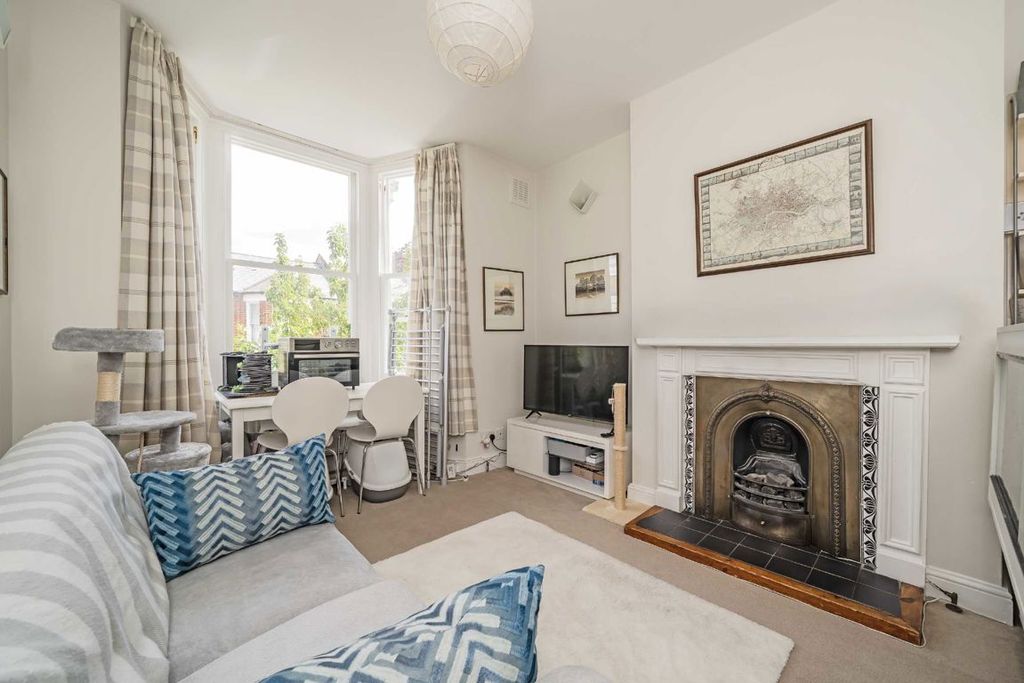 Property photo 1 of 6