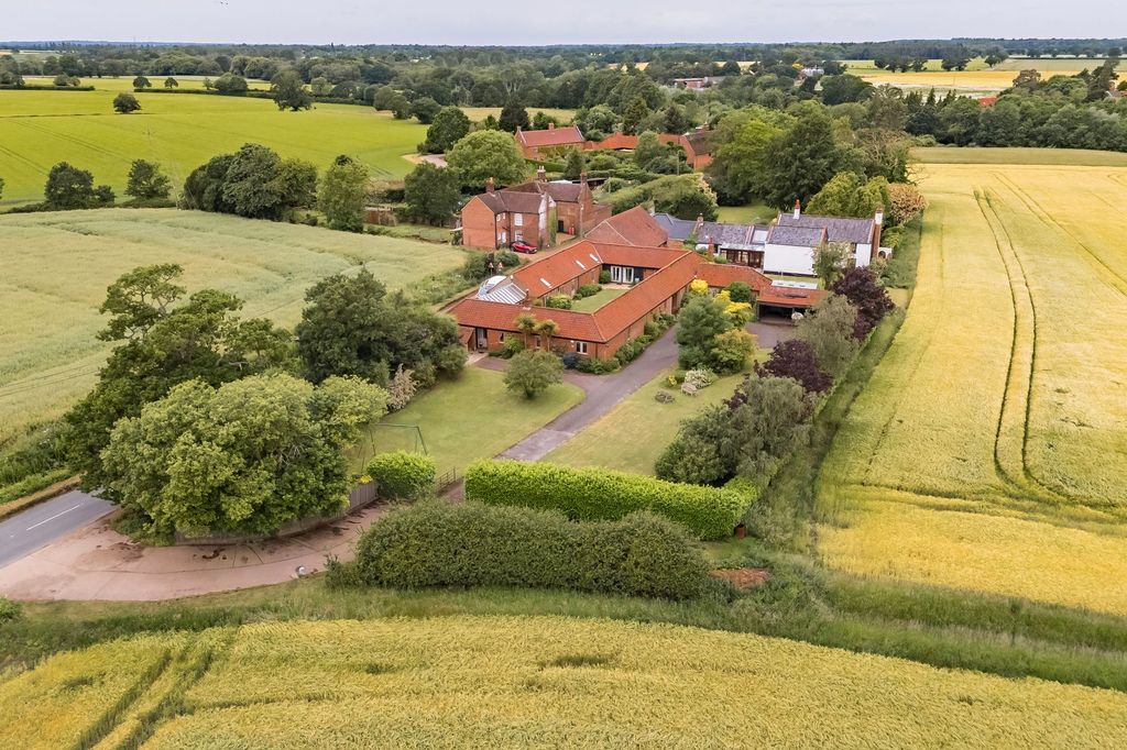 Property photo 1 of 30