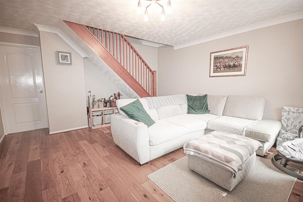 Property photo 2 of 11 Img_9207Lvg.Jpg