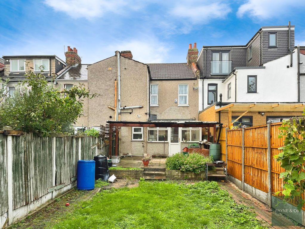 Property photo 3 of 18