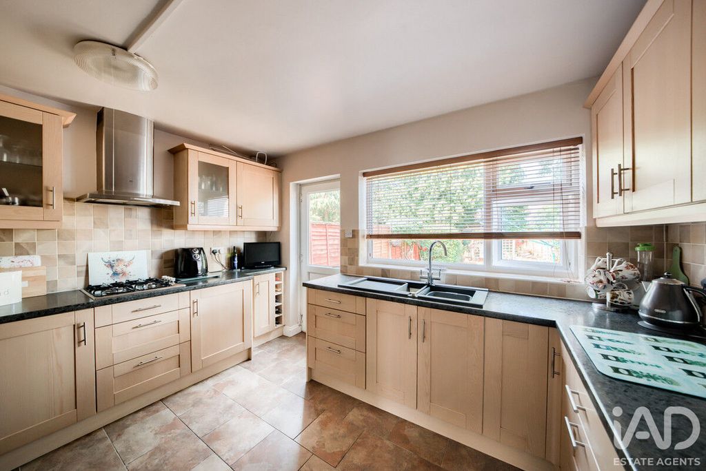 Property photo 3 of 22