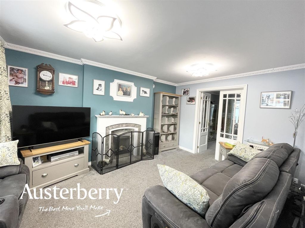 Property photo 3 of 22 33 Chatt2.Jpg